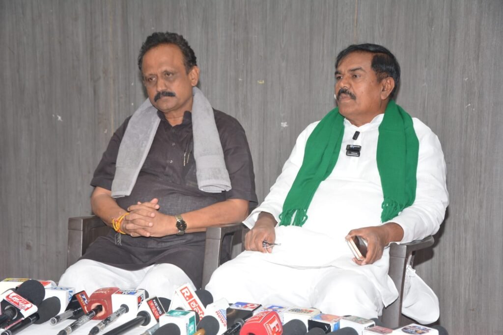 ಅಗತ್ಯ ಬಿದ್ದರೆ ಕಬ್ಬು ಬೆಳೆಗಾರರ ಪರ ಹೋರಾಟಕ್ಕೂ ಸಿದ್ಧ