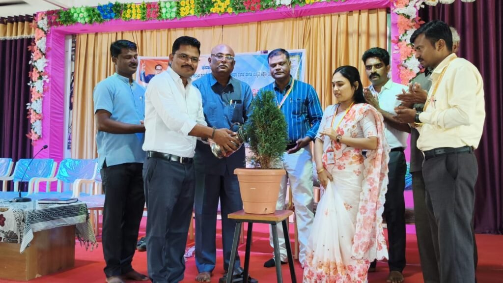 ಅಥಣಿ ಸರ್ಕಾರಿ ಕಾಲೇಜಿನಲ್ಲಿ ಆಕರ್ಷಕ ಅಣುಕು ಸಂಸತ್ ಕಲಾಪ